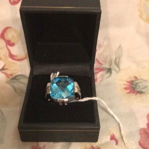 14KT white gold and blue topaz ring